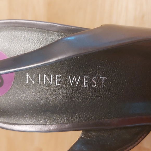 EUC. Nine West Size 8.5 High Heel Shoes - Picture 4 of 7